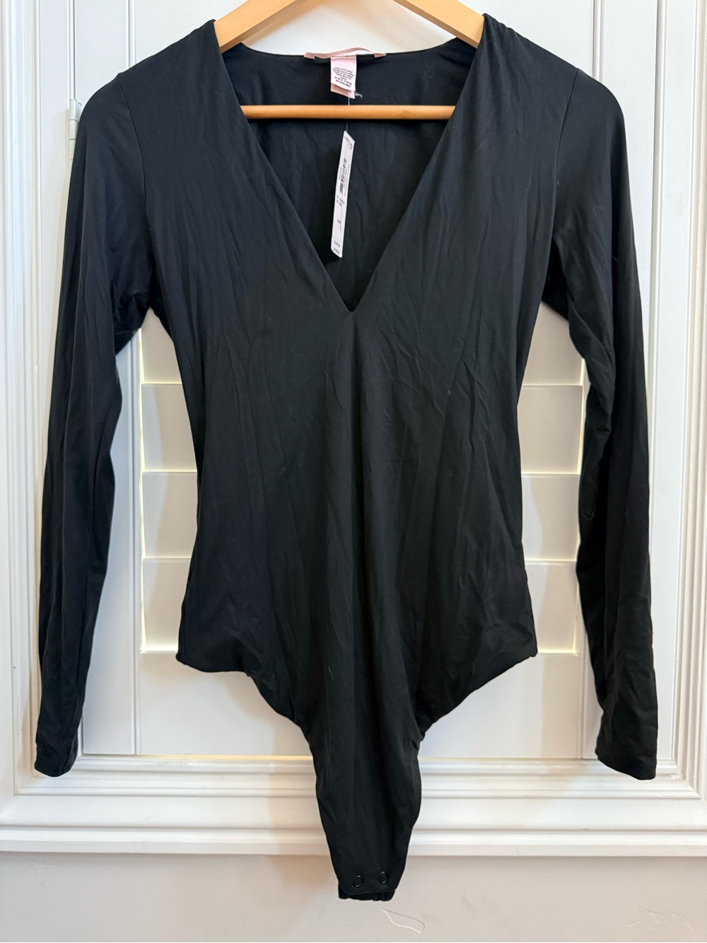 Victoria’s Secret Black Long-Sleeve V-Neck Bodysuit - Women - Size Medium